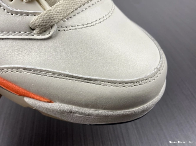 Orange Jordan DC1060-100 5 Retro Total 0724